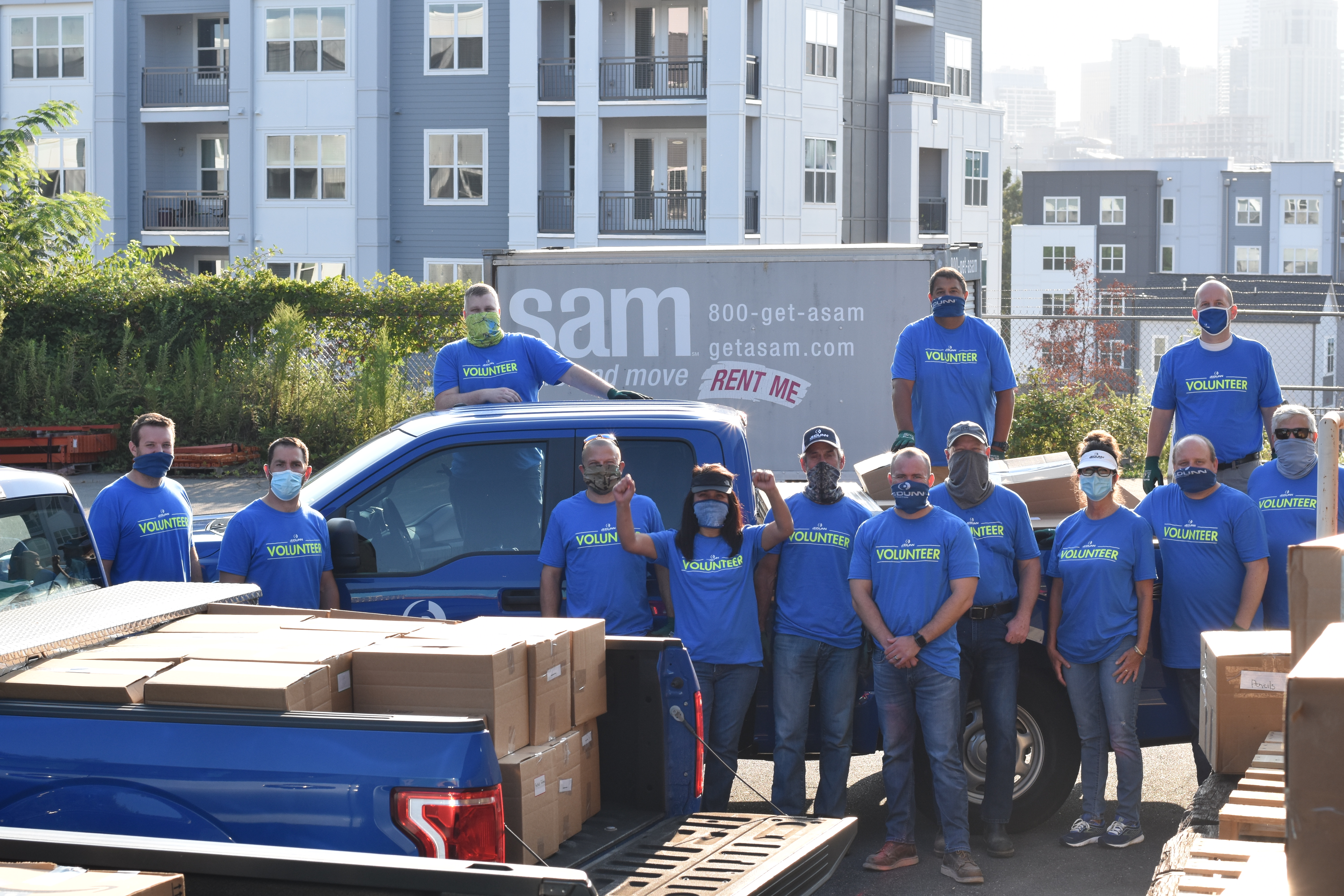 2020 JE Dunn  School Tools Drive Dropoff