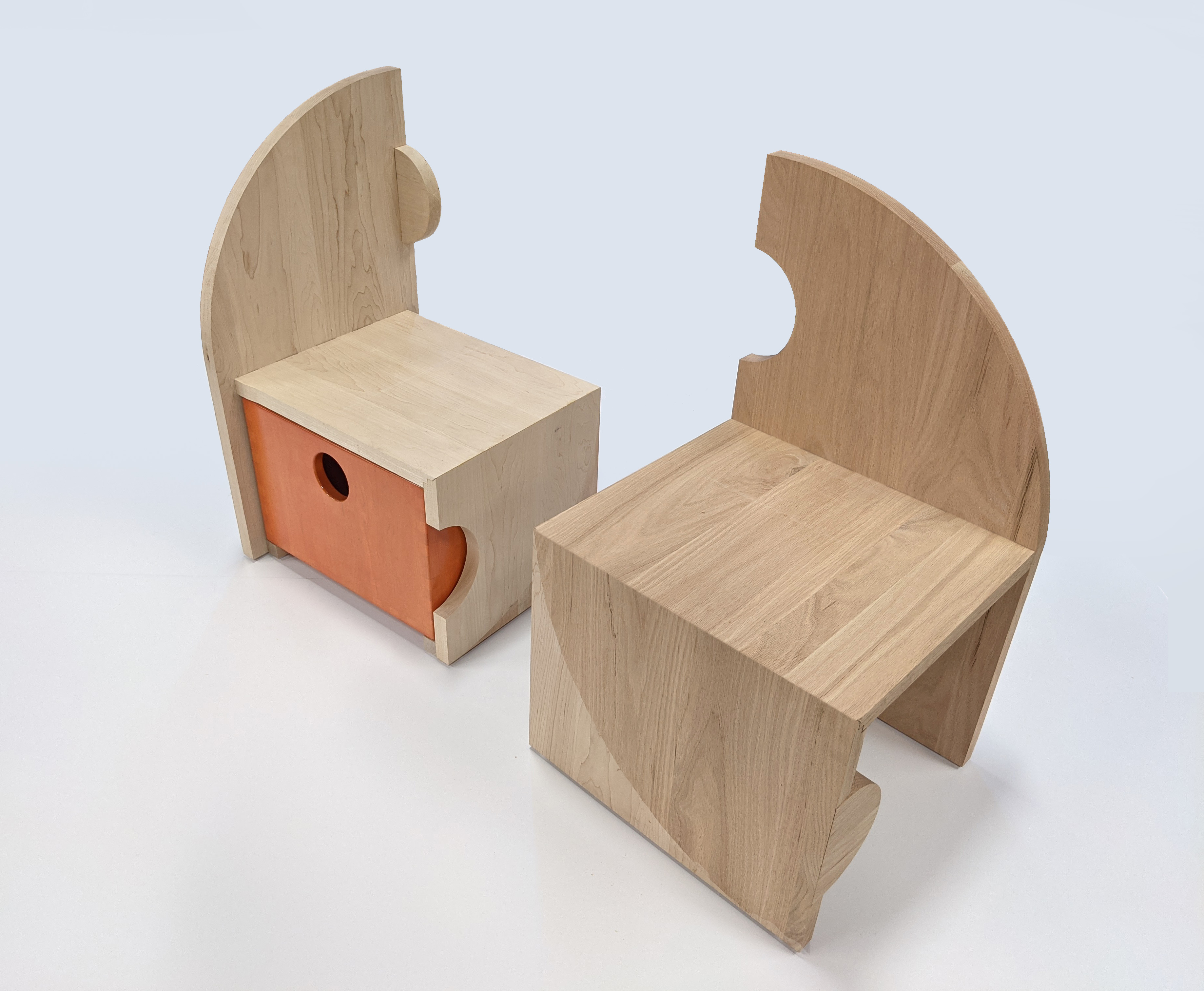 THE TINY NESTING CHAIRS