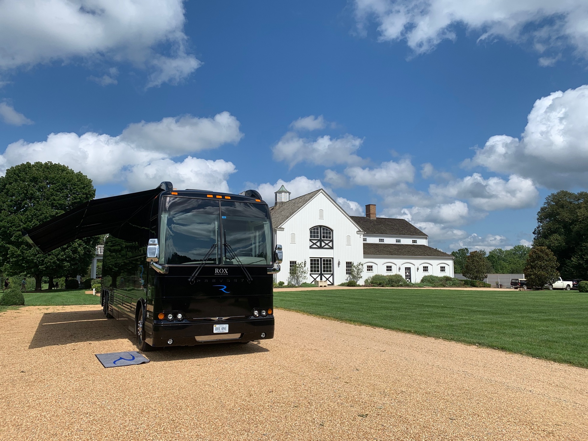 One-Day ROX Luxury Motor Coach Charter to Charlottesville Wine Country