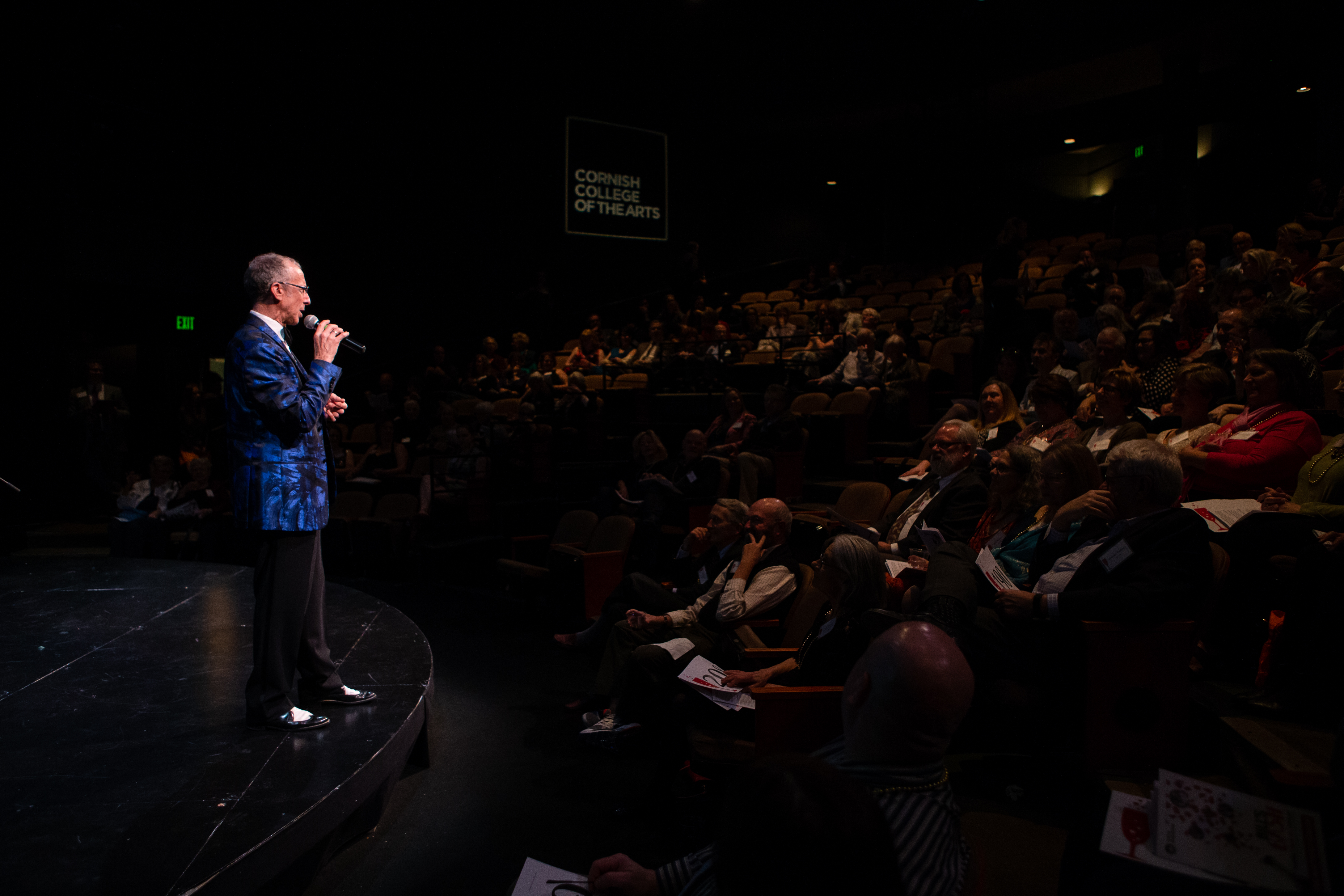 Auctioneer David Silverman leads the Bill's Bash auction, photo by John Ulman